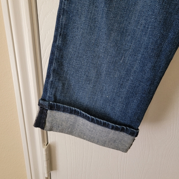 Hudson Amelia Cuffed Knee Shorts - Picture 10 of 11